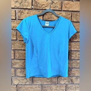 10/$25 • Marika V-Neck‎ Active Top